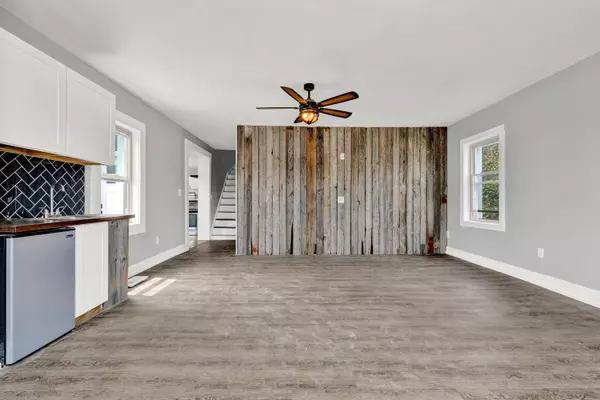 W208N16721 S Center St, Jackson, WI 53037