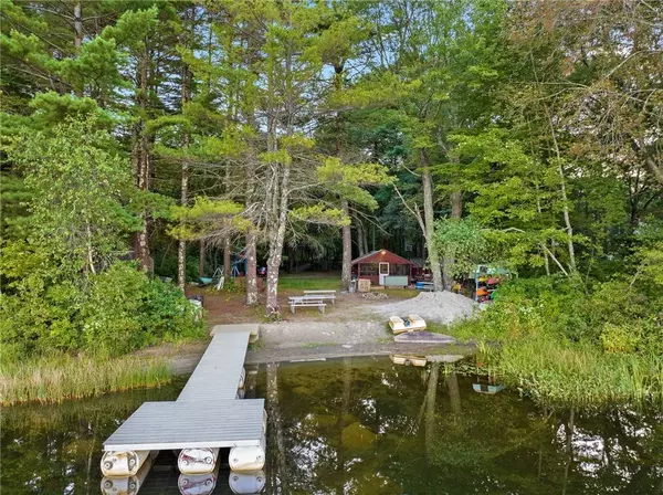 5 Lost Acre DR, Glocester, RI 02814