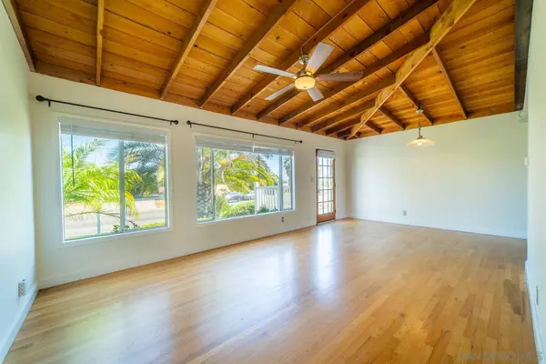 622 Sunset Dr., Oceanside, CA 92058