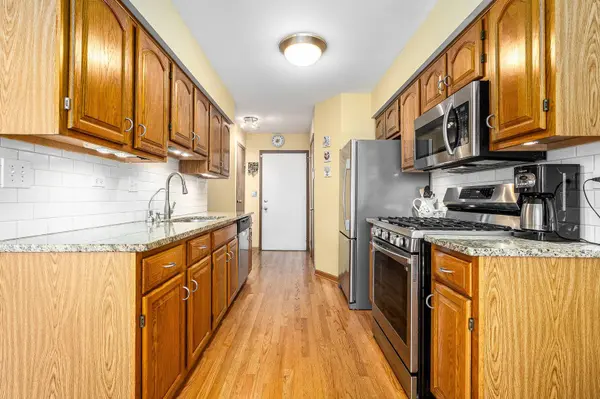 1512 Barrymore Drive #1512, Darien, IL 60561