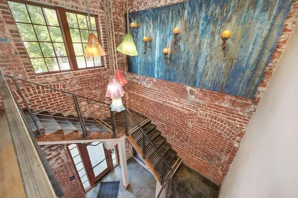 1725 14th ST #202, Sacramento, CA 95811