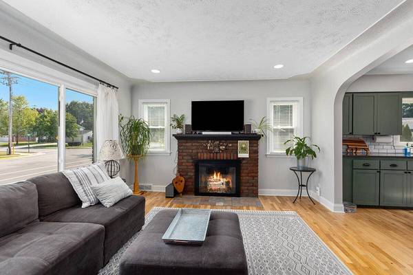 130 S Fairview Road, Zeeland, MI 49464