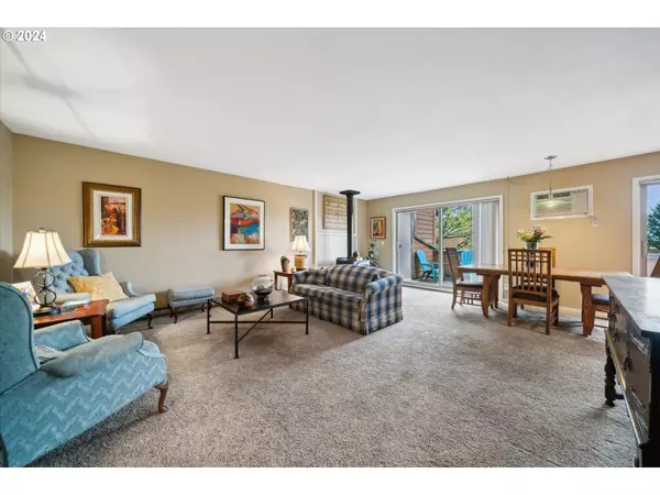 146 OSWEGO, Lake Oswego, OR 97035