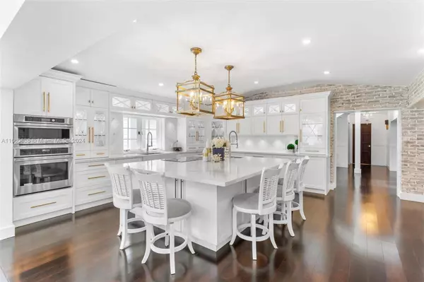 14150 SW 68th Ave, Palmetto Bay, FL 33158