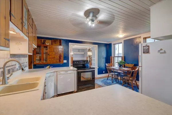 97 Shady Willow Road, Brooklyn, WI 53521