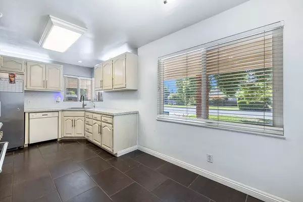 236 W San Madele Avenue, Fresno, CA 93704