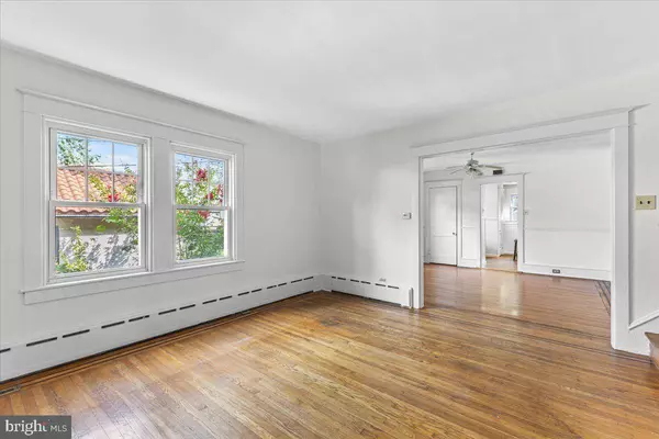 35 SPRINGHOUSE LN, Glenside, PA 19038