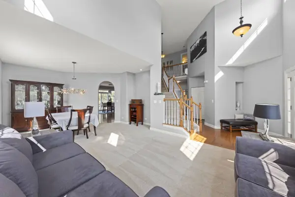 2911 Sauer Court, North Aurora, IL 60542