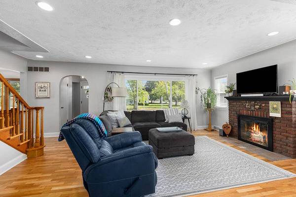 130 S Fairview Road, Zeeland, MI 49464