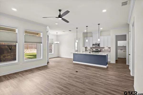 2105 Stephanie Dr, Whitehouse, TX 75791