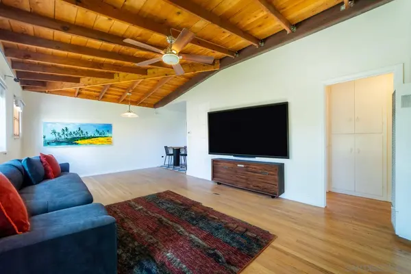 622 Sunset Dr., Oceanside, CA 92058