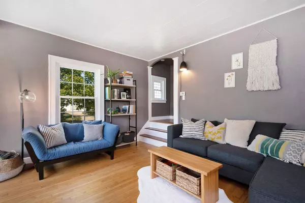 4 Dean NE Street, Grand Rapids, MI 49505