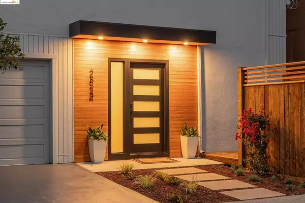 2824 Wallace St, Berkeley, CA 94702