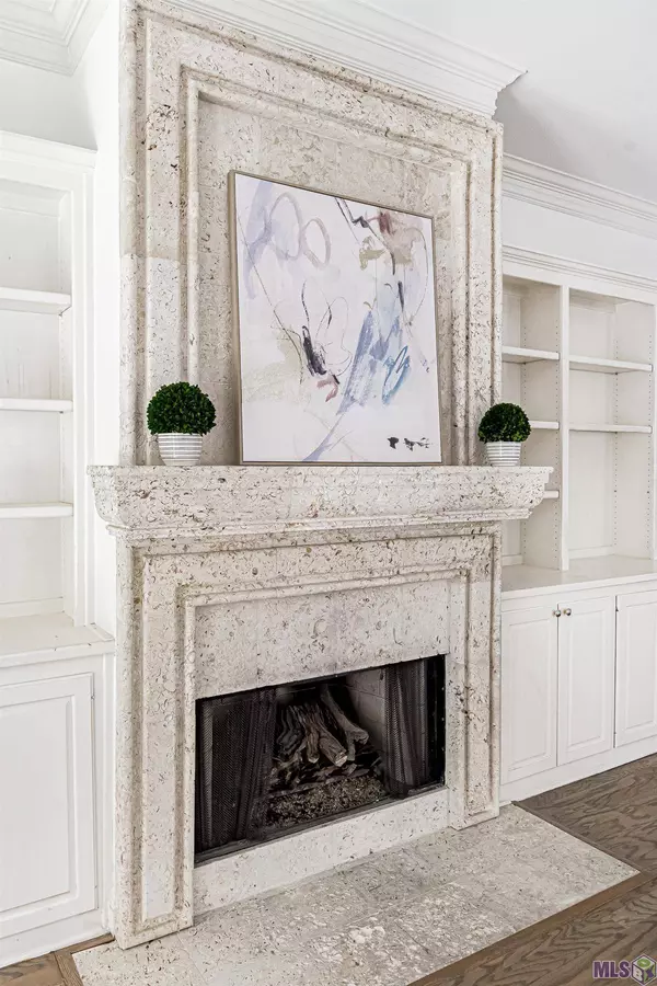 1120 E STANWICK PL, Baton Rouge, LA 70810