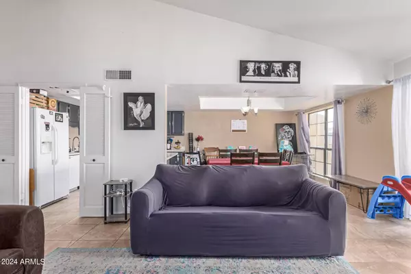 8344 N 21ST Drive #I210, Phoenix, AZ 85021