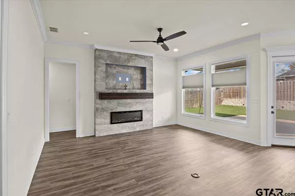 2105 Stephanie Dr, Whitehouse, TX 75791