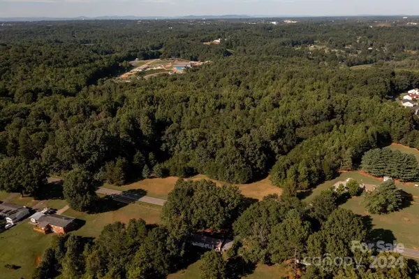 3940 River RD, Hickory, NC 28602