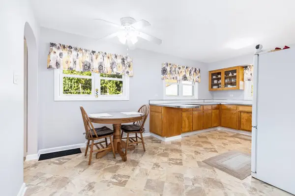 916 N Ardmore Avenue, Villa Park, IL 60181