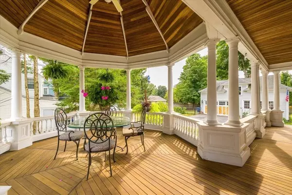 668 Merriam Ave, Leominster, MA 01453