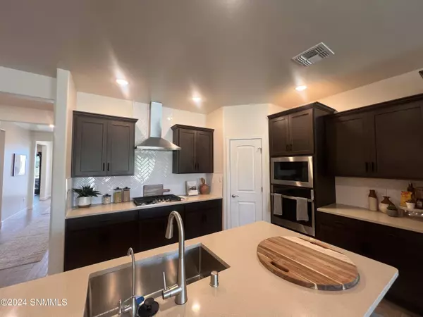 2045 Torreon RD, Las Cruces, NM 88012