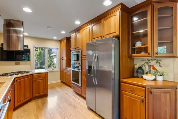 9134 N Briarwood, Bayside, WI 53217