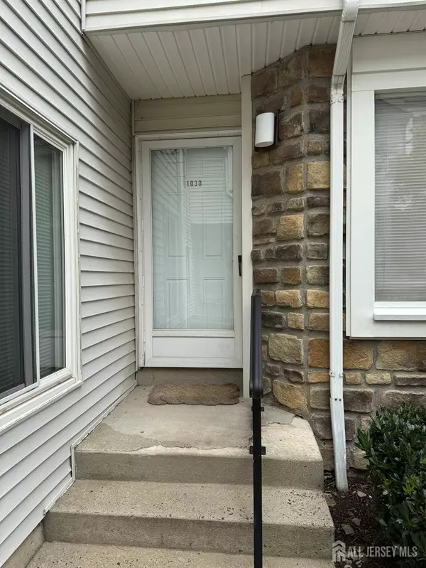 1030 Schmidt LN, North Brunswick, NJ 08902