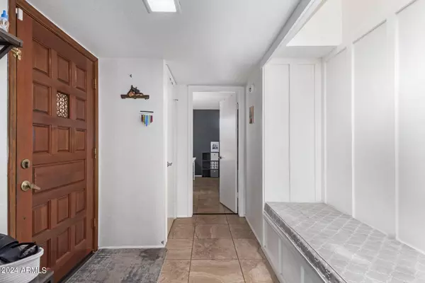 8344 N 21ST Drive #I210, Phoenix, AZ 85021