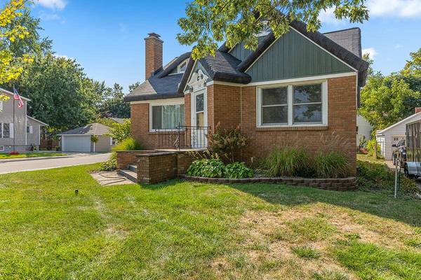 130 S Fairview Road, Zeeland, MI 49464