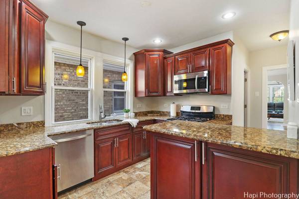 5733 W Melrose ST, Chicago, IL 60634