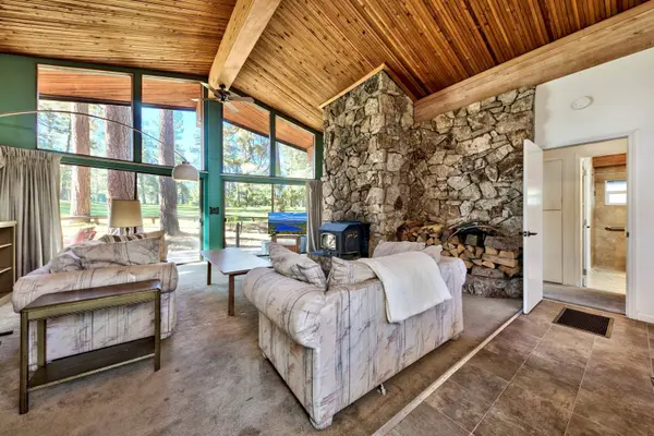 10229 Reynold Way, Truckee, CA 96161