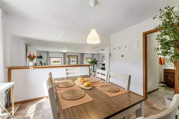 412 E 1st St, West Liberty, IA 52776