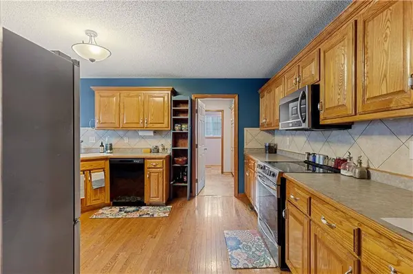 411 SW CRESTVIEW DR, Grain Valley, MO 64029