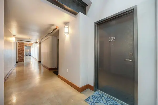 1725 14th ST #202, Sacramento, CA 95811