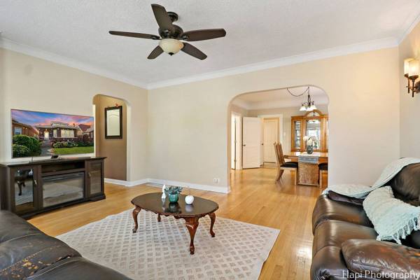 5733 W Melrose ST, Chicago, IL 60634