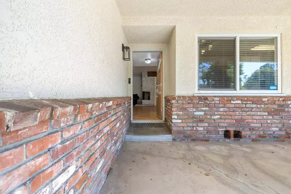 236 W San Madele Avenue, Fresno, CA 93704