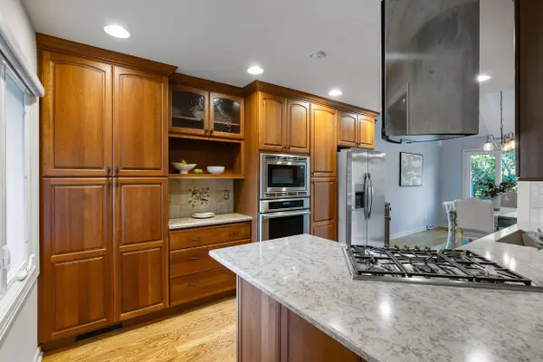 9134 N Briarwood, Bayside, WI 53217