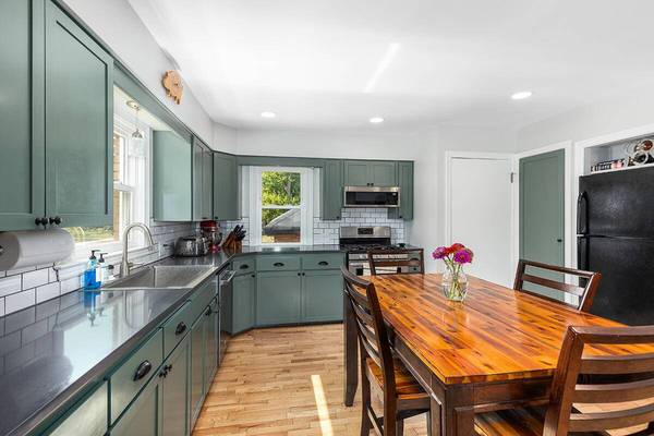 130 S Fairview Road, Zeeland, MI 49464