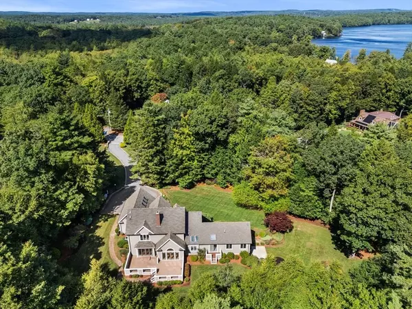 4 Nestlewood Ln, Hubbardston, MA 01452