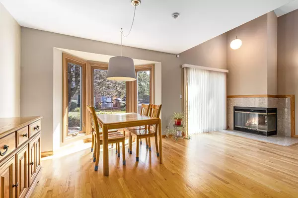 1512 Barrymore DR #1512, Darien, IL 60561