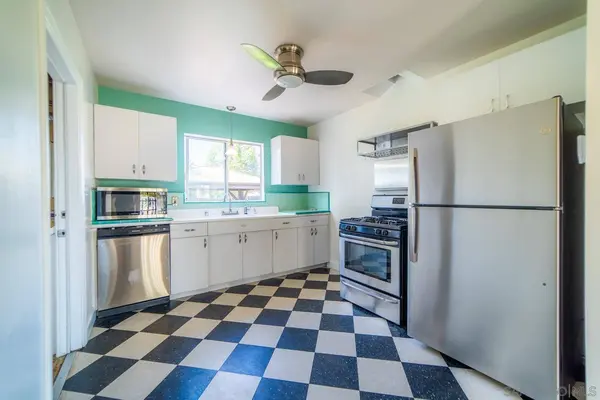 622 Sunset Dr., Oceanside, CA 92058