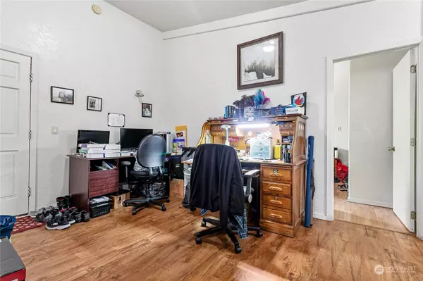 5130 Penny LN, Bellingham, WA 98226