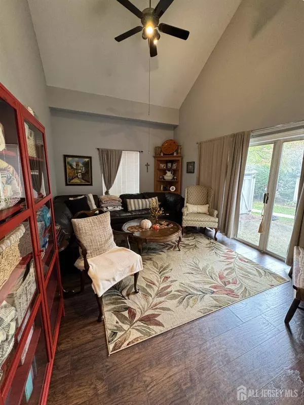 1030 Schmidt LN, North Brunswick, NJ 08902