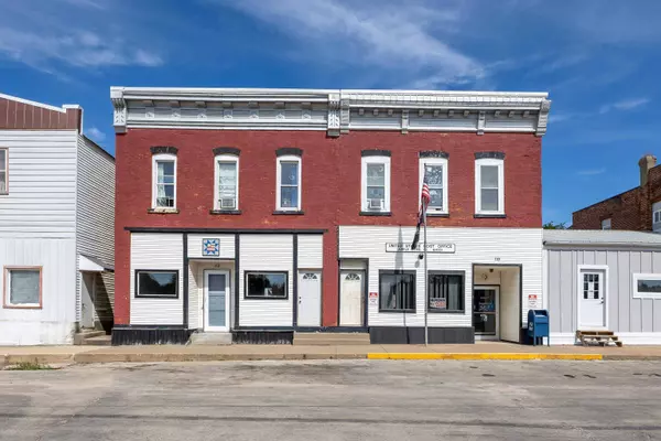 110 W Railroad Street 110 & 112 Railroad, Apple River, IL 61001