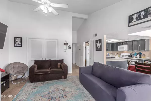 8344 N 21ST Drive #I210, Phoenix, AZ 85021