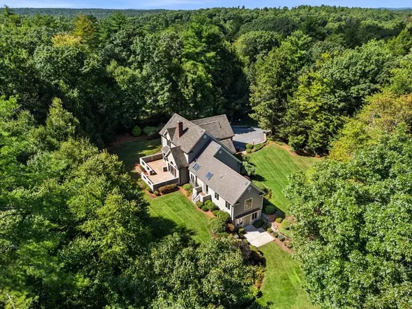 4 Nestlewood Ln, Hubbardston, MA 01452