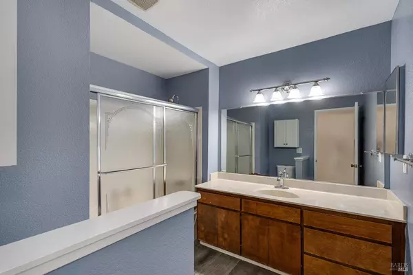 4 Vanessa CT E, Napa, CA 94558