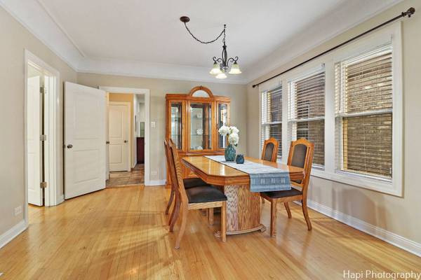 5733 W Melrose ST, Chicago, IL 60634