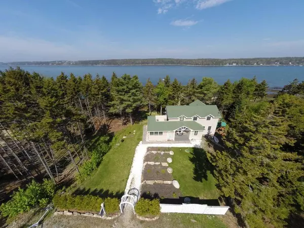 356 Gun Point RD, Harpswell, ME 04079