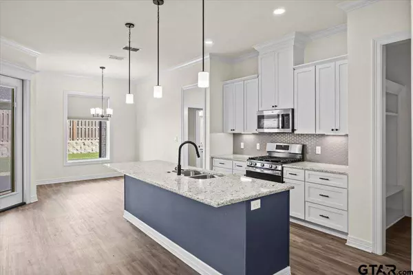 2105 Stephanie Dr, Whitehouse, TX 75791