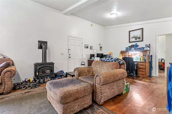 5130 Penny LN, Bellingham, WA 98226